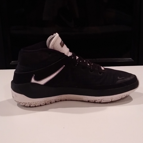 KD 13 "Team Black White" Size 8 Mens - Picture 4 of 7